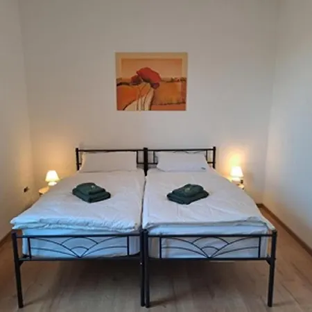 Mit Gemeinschaftsbad 715